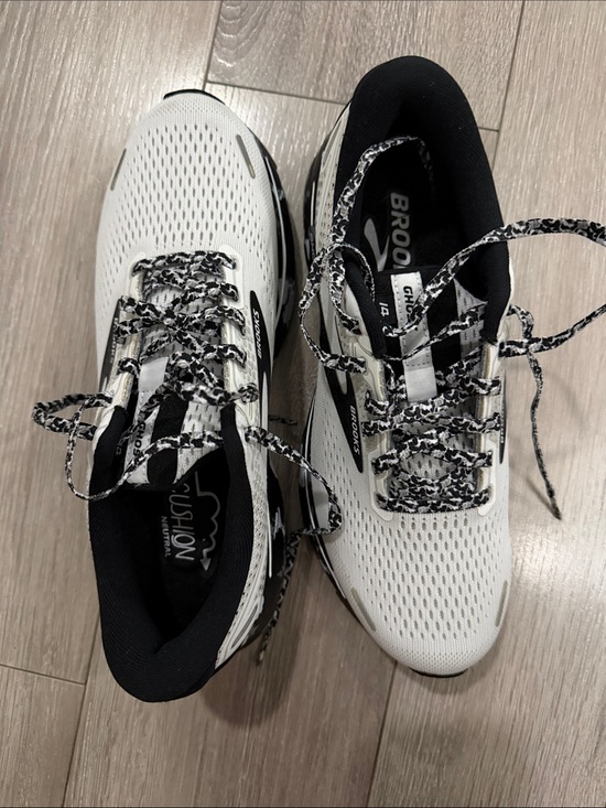 Brooks Shoes - NWOT never worn! Brooks women’s White and Black Ghost 14 Running Shoes